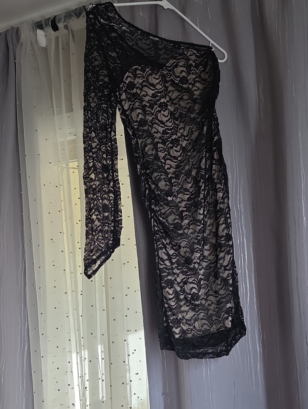 Black One-Shoulder Lace Bodycon Dress